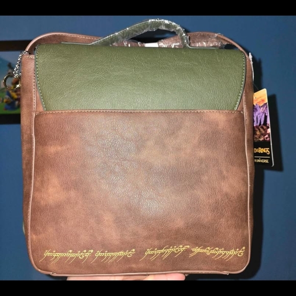 Brand New! Her Universe The Lord Of The Rings Lorien Leaf Messenger Bag - Picture 2 of 7